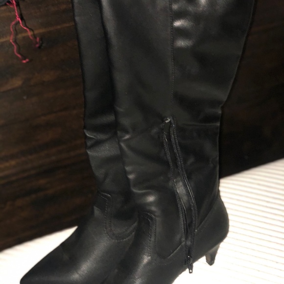 Boots - Picture 4 of 6